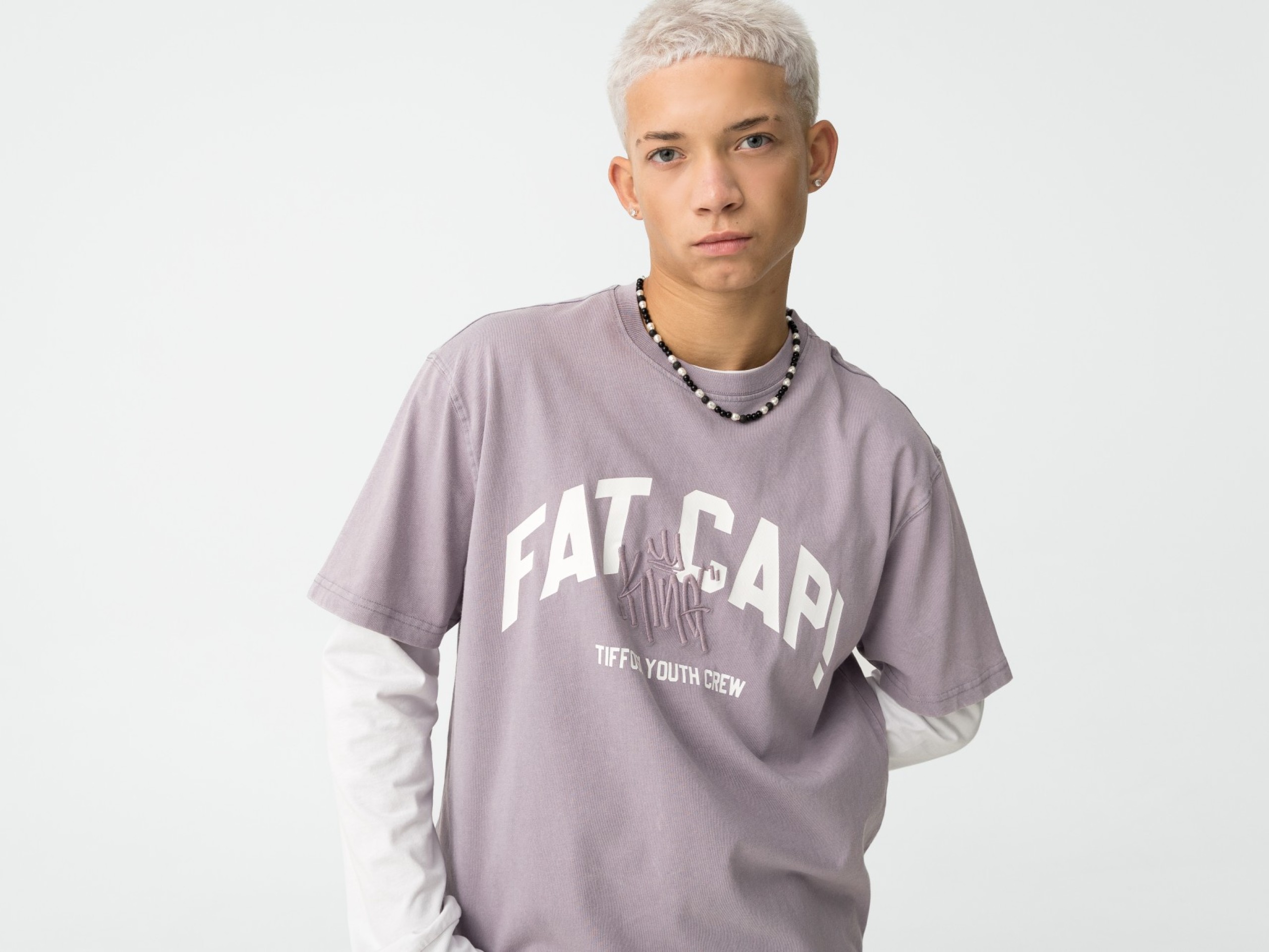 T-Shirt Relaxed Estampada com Bordado