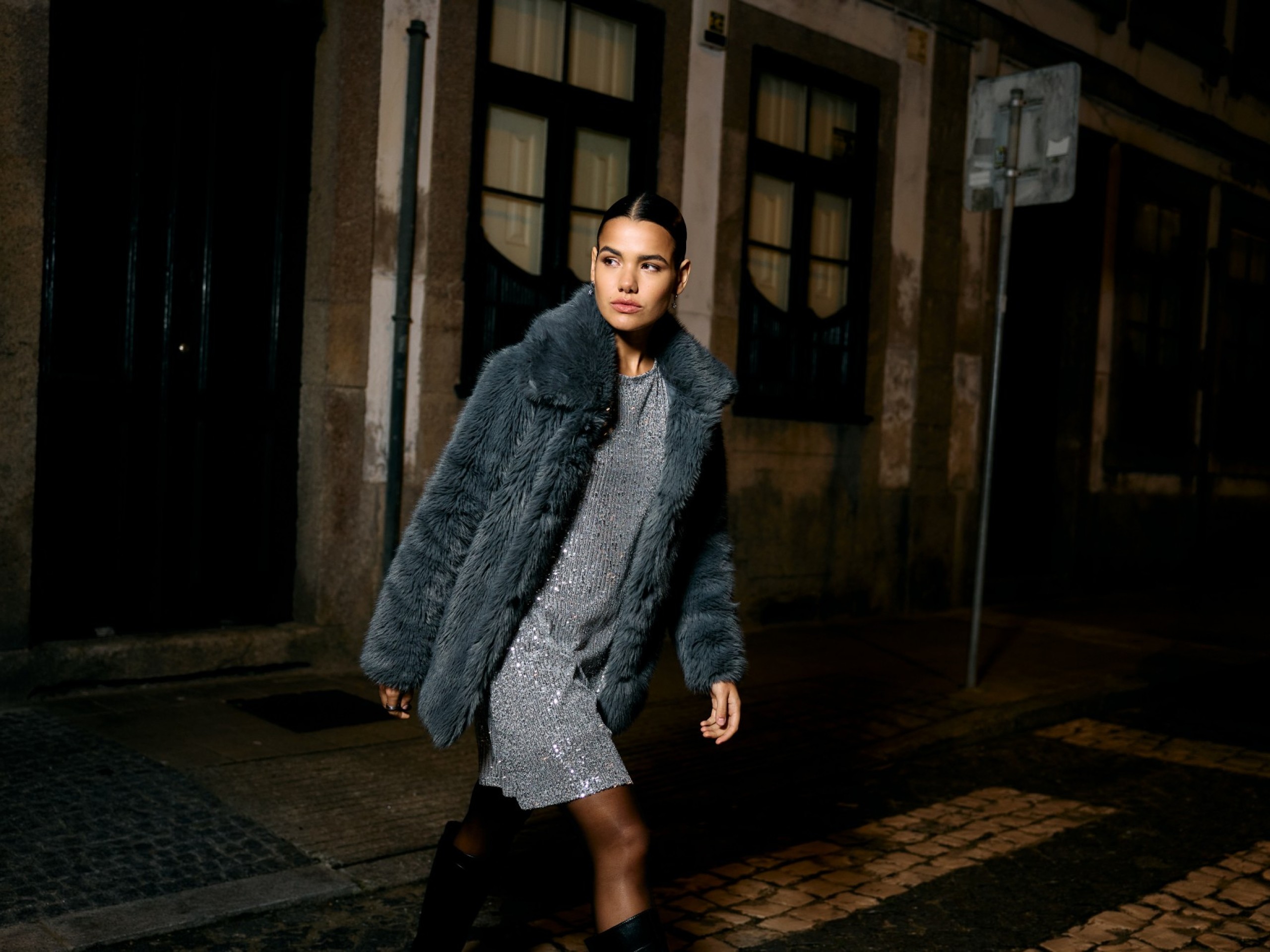 Vestido Prateado Slim Elegante